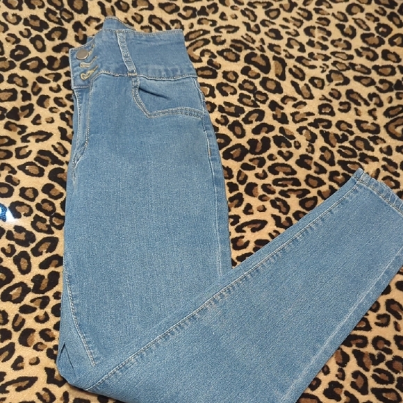 Classic Blue Women's Jeans - Picture 3 of 3